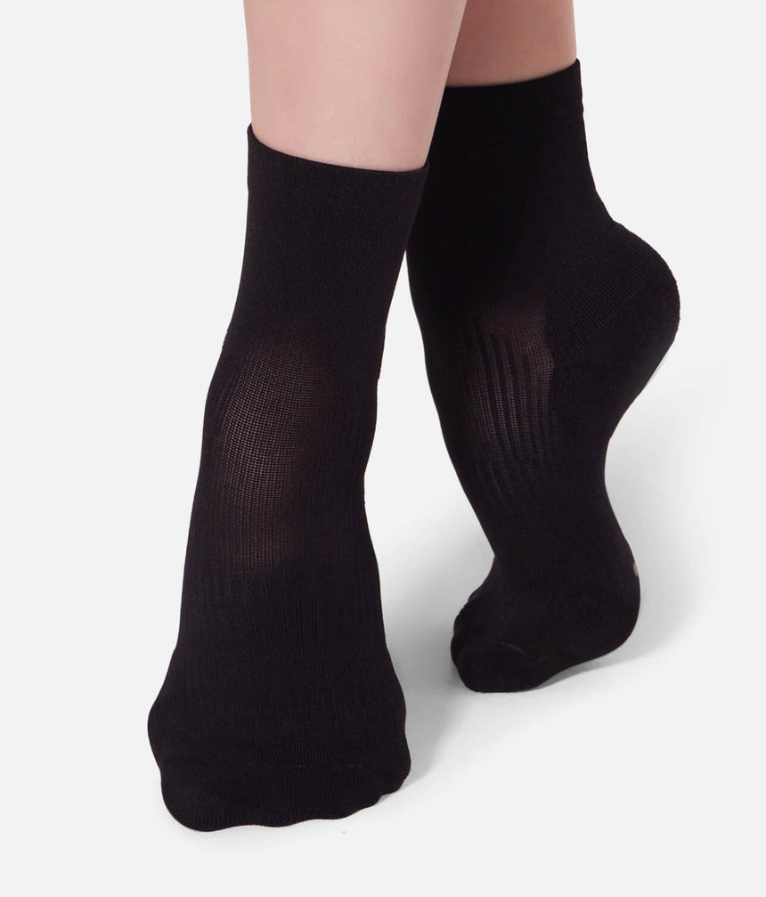Second Skin Fit Performance Socks For Dance, Yoga, and Training - Lifeknit™ H072