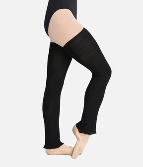 Side view of Intermezzo Hikari 2049 Black loose knit legwarmers, showing above-knee coverage and gently rippled ankle hems.