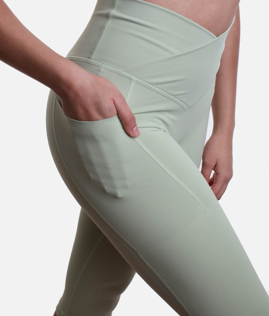 Crisscross Hourglass Capri – The Curve-Hugging Power Legging